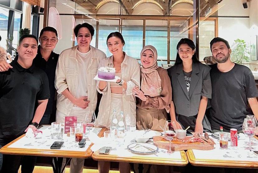 ultah ke-29 Angela Gilsha (instagram.com/cutsyifaa)