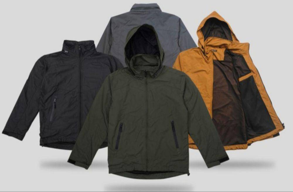 Coop Design Cesta Jaket Parasut Pria dengan Hoodie (tokopedia.com/Cathann012)
