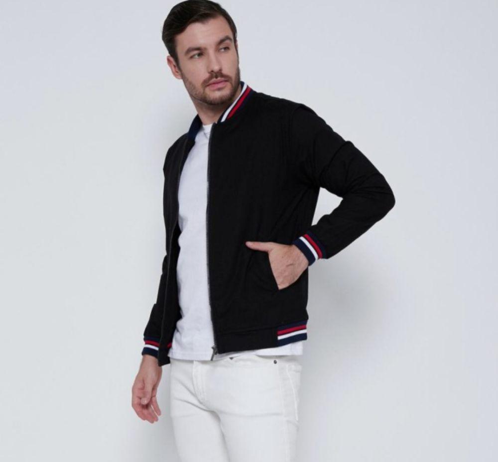 5 Rekomendasi Merek Jaket Bomber Pria, Desainnya Timeless!