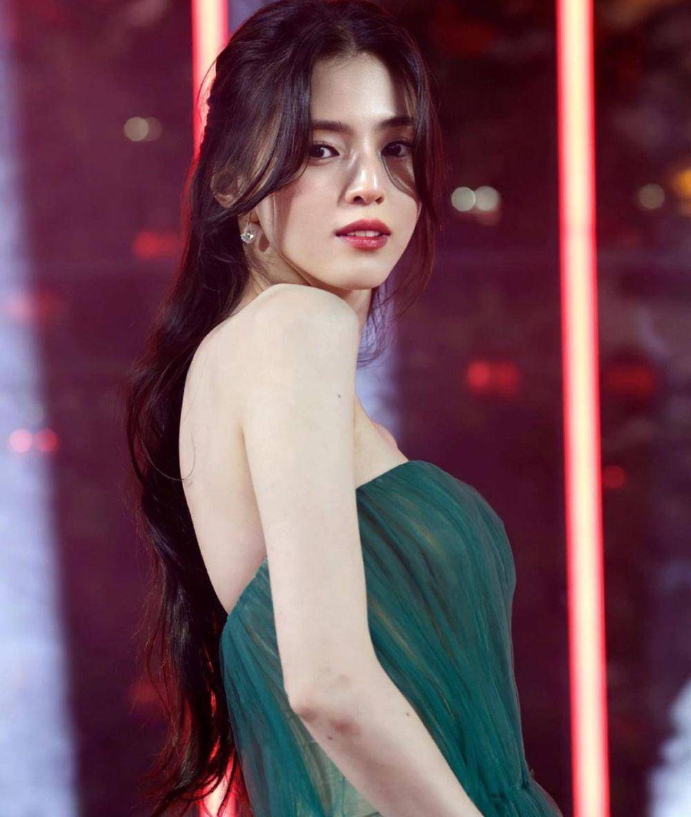 Han So Hee (instagram.com/xeesohee)