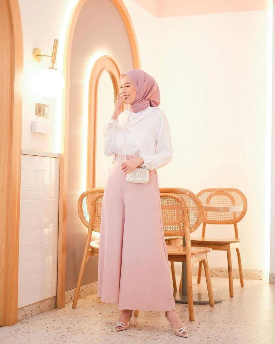 OOTD smart casual hijab ala selebgram Zizi (instagram.com/auliaalazizi_)