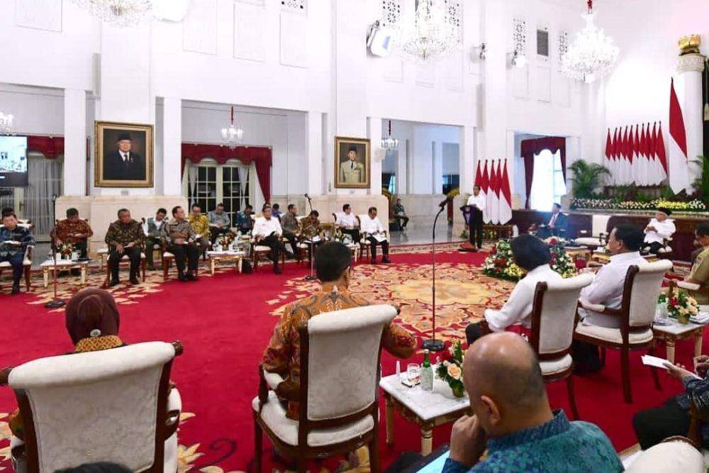 Menteri Keuangan, Sri Mulyani melaporkan pelaksanaan APBN 2023 semester I pada Rapat Kabinet Paripurna pada Senin (3/7/2023). (instagram.com/smindrawati)