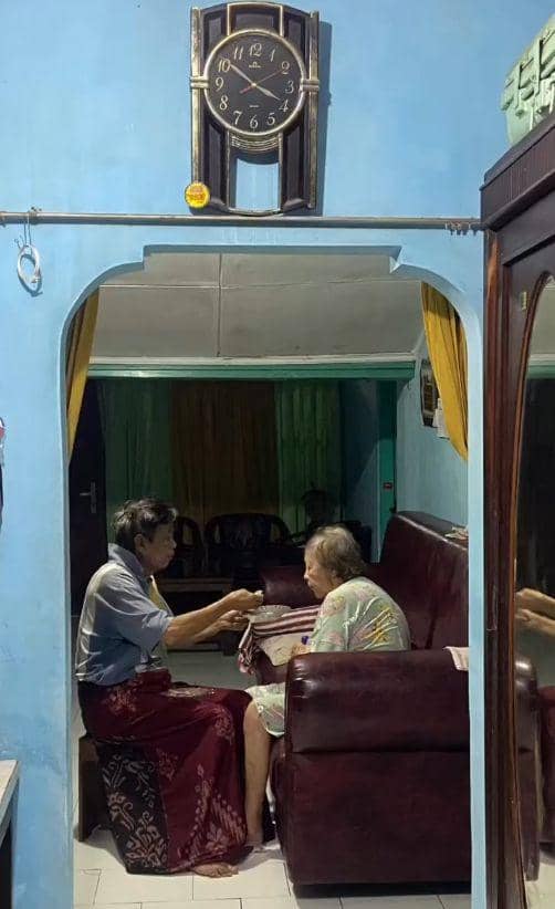 Kenangan Ratna Listy dan sang ibu yang meninggal (Instagram.com/ratna_listy)