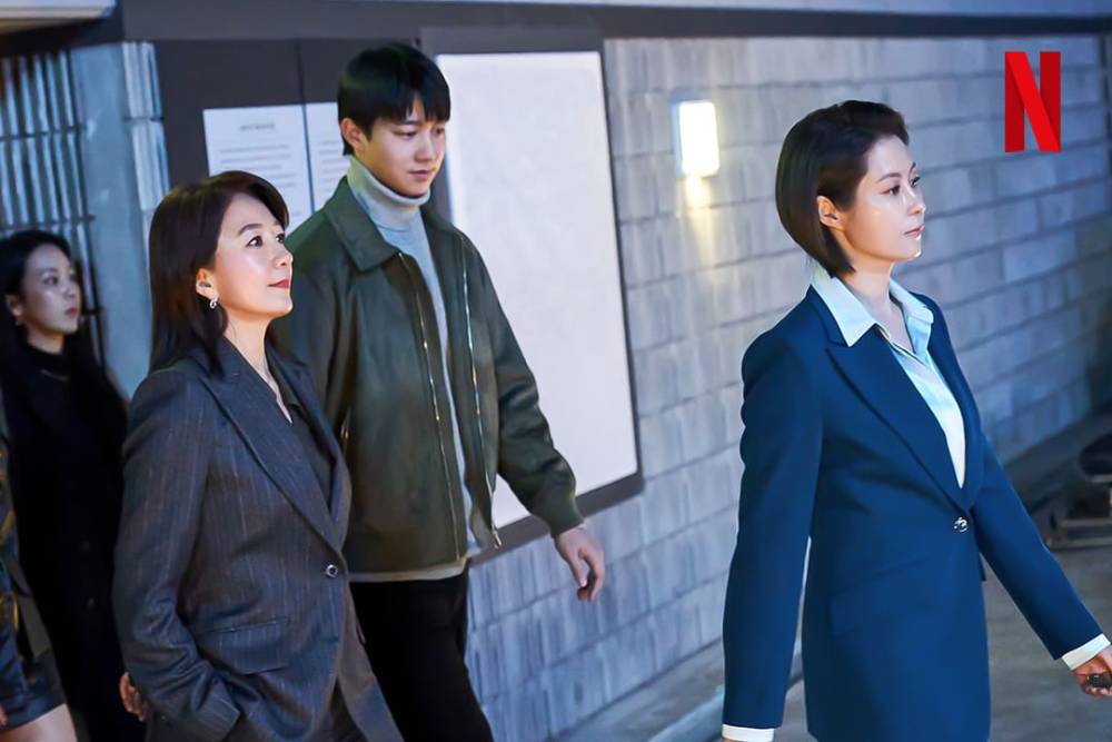 still cuts drama Queenmaker (instagram.com/netflixkr)