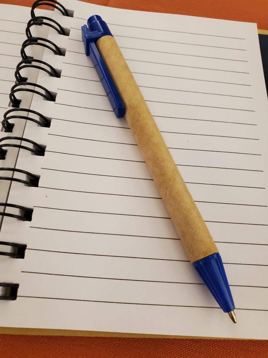 potret konsep dan desain pulpen kreatif (reddit.com/user/P15T0L_WH1PP3D)