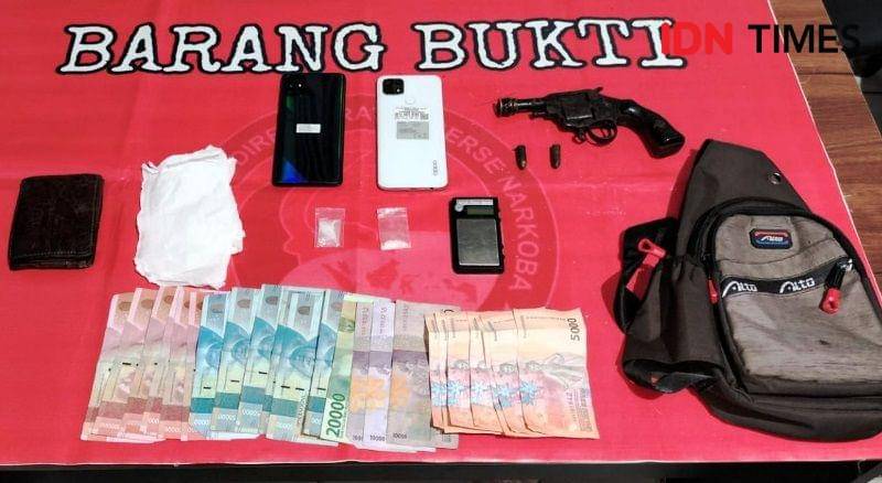 Barang bukti milik tersangka MA dan DH pasutri pengedar sabu . Sumber Foto Humas Polres Paser (IDN Times/Ervan)