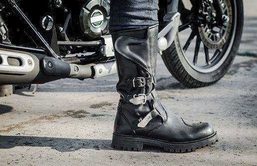 Sepatu touring (Dok. Mybest/my-best.id)