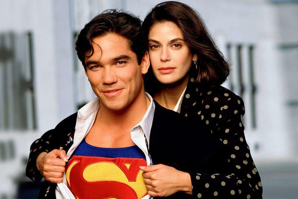 Dean Cain dan Teri Hatcher dalam serial Lois and Clark: The New Adventures of Superman (dok. Warner Bros. Television/Lois and Clark: The New Adventures of Superman)