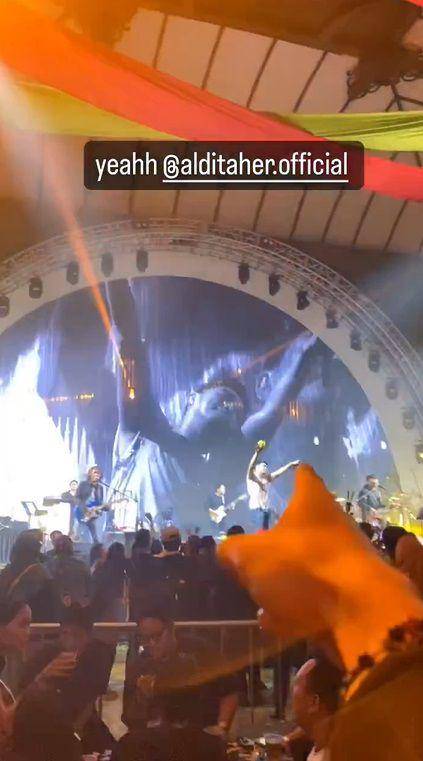 potret Dul dan Tissa nonton konser Aldi Taher (instagram.com/tissabiani)