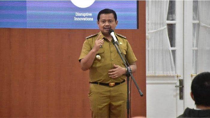 Bupati Sumedang Dony Ahmad Munir