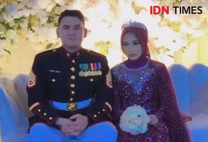 Foto Amir Felix dan Ima Amerlia saat duduk di atas Pelaminan (Dok/Istimewa)