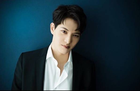 Lee Jong Hyun eks CNBLUE (facebook.com/CNBLUE Official)