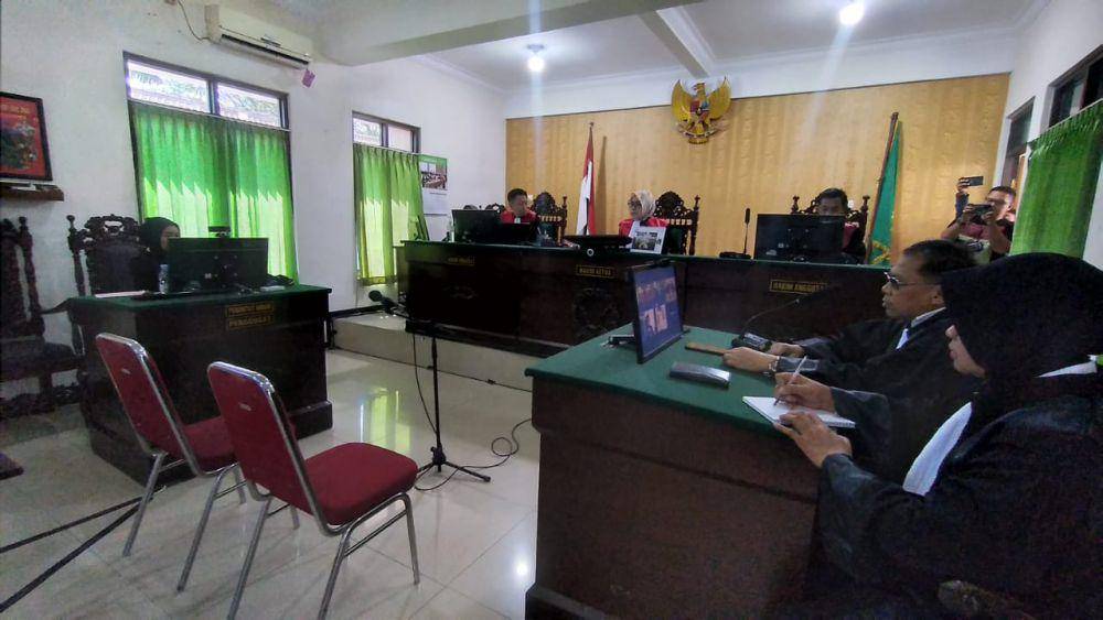Suasana sidang tuntutan kasus narkoba yang melibatkan polisi di Madiun. Dokumentasi/Istimewa