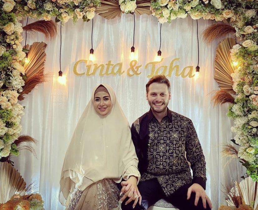 potret perjalanan cinta Cinta Penelope dan Taha Gokhan (Instagram.com/tahaarikan)