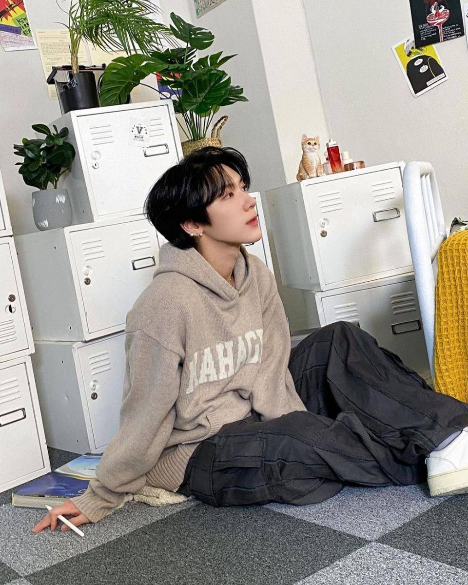 Ten NCT (instagram.com/tenlee_1001)