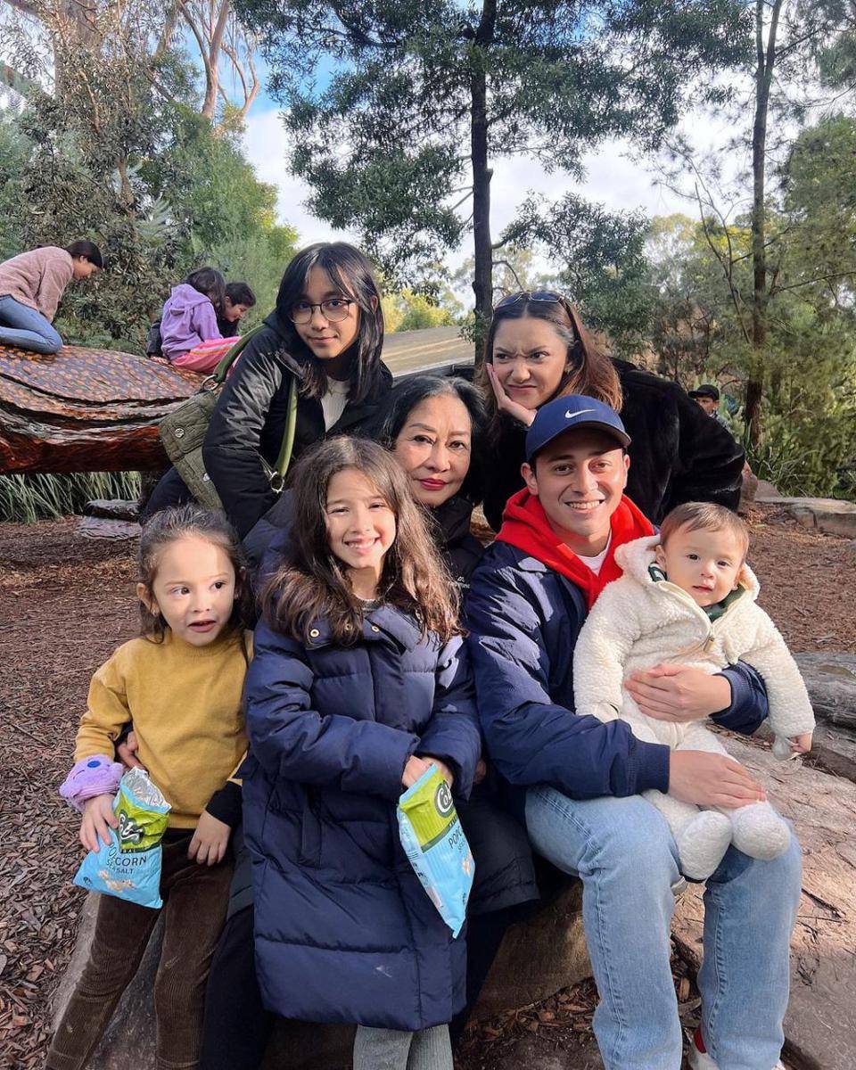 potret keluarga Yasmine Wildblood liburan di Australia (instagram.com/yaswildblood)