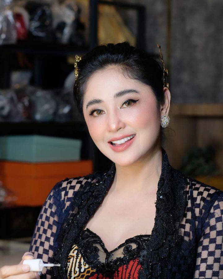 permintaan maaf Dewi Perssik ke Pak RT (instagram.com/dewiperssik9)