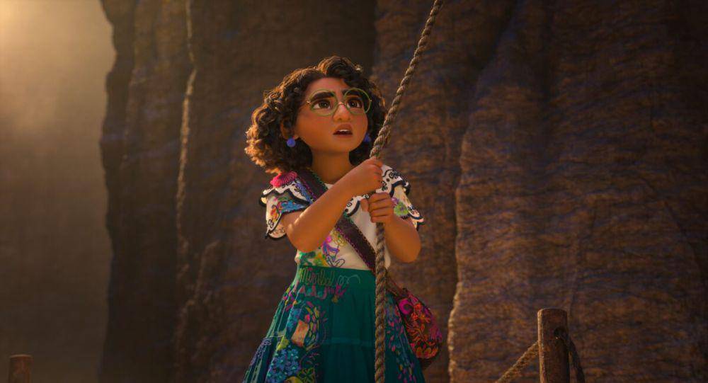 Stephanie Beatriz dalam film Encanto. (dok. Walt Disney Studios Motion Pictures/Encanto)