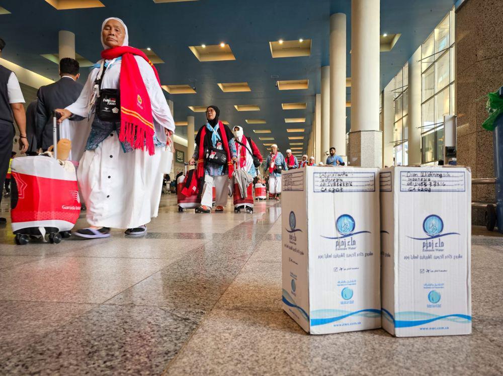 Tambahan Air Zamzam Harus Izin Raja, Dikirim Saudi Airlines Usai Haji