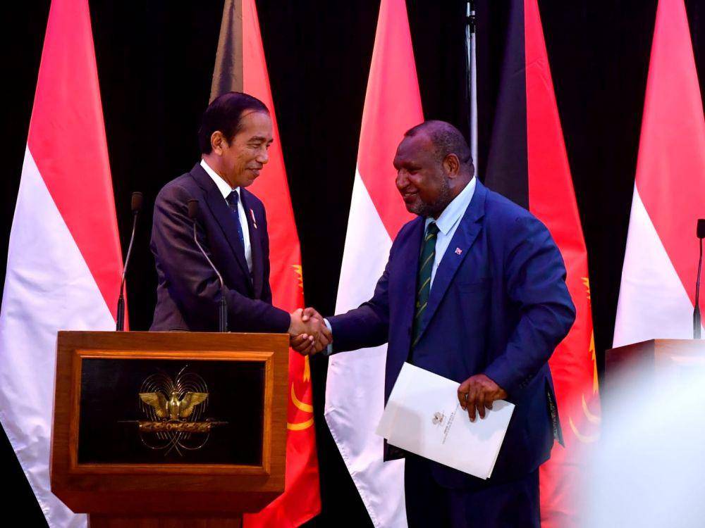 Presiden Jokowi melakukan pertemuan dengan Perdana Menteri (PM) Papua Nugini (PNG) James Marape di APEC Haus, pada Rabu (5/7/2023) (dok. Sekretariat Presiden)