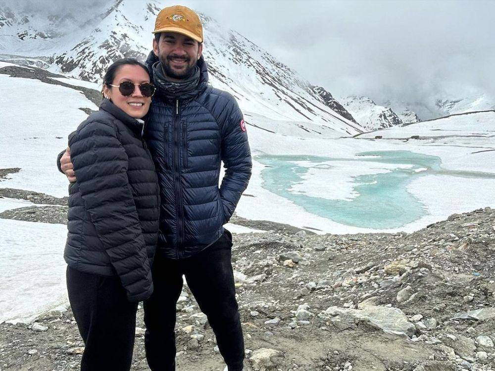 Karan Deol dan istri (instagram.com/imkarandeol)