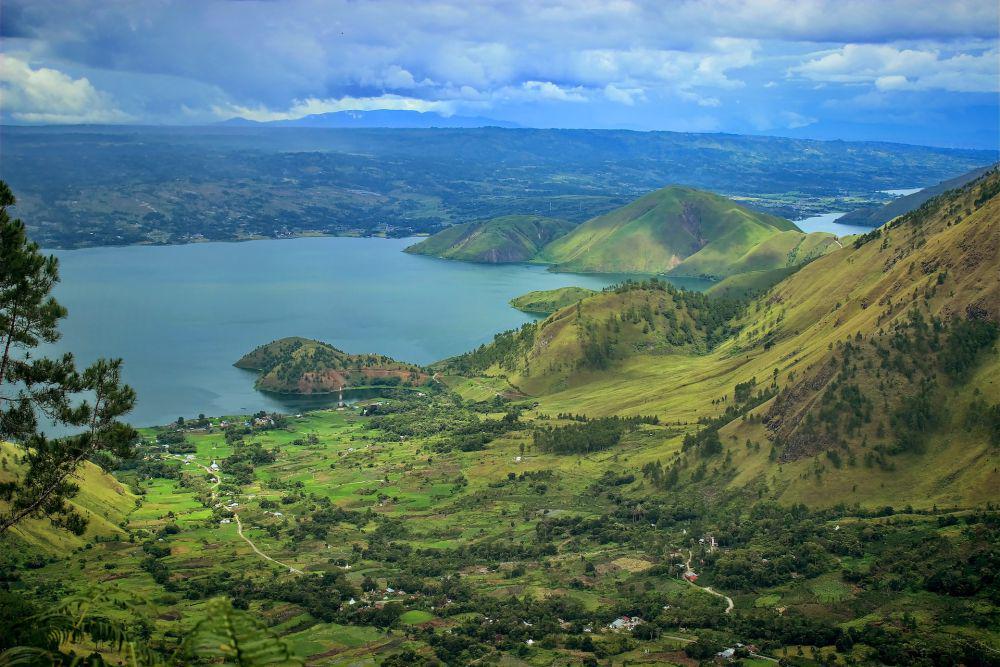 10 Danau Paling Indah di Asia Tenggara, Menawan Bak Lukisan