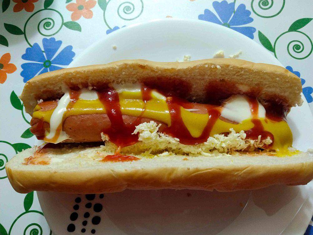 ilustrasi perro caliente (commons.wikimedia.org/PapiPijuan)