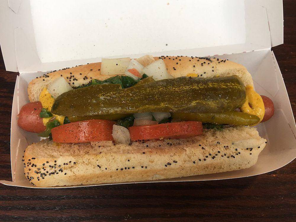 ilustrasi chicago style hotdog (commons.wikimedia.org/ZhengZhou)
