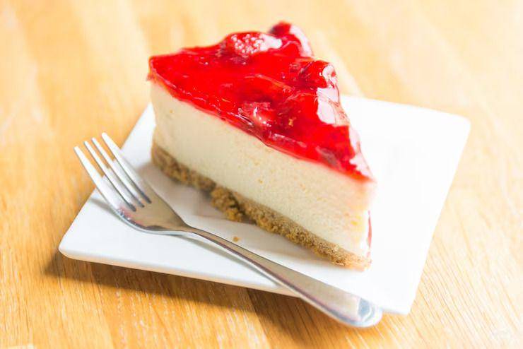 ilustrasi strawberry cheesecake (freepik.com/lifeforstock)