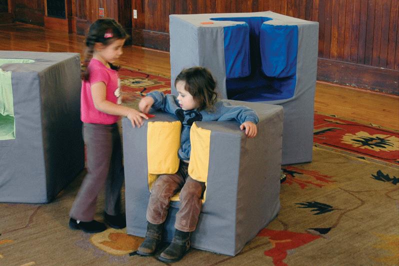 Hug Chair, Kursi Peluk untuk Anak dengan Spektrum Autisme