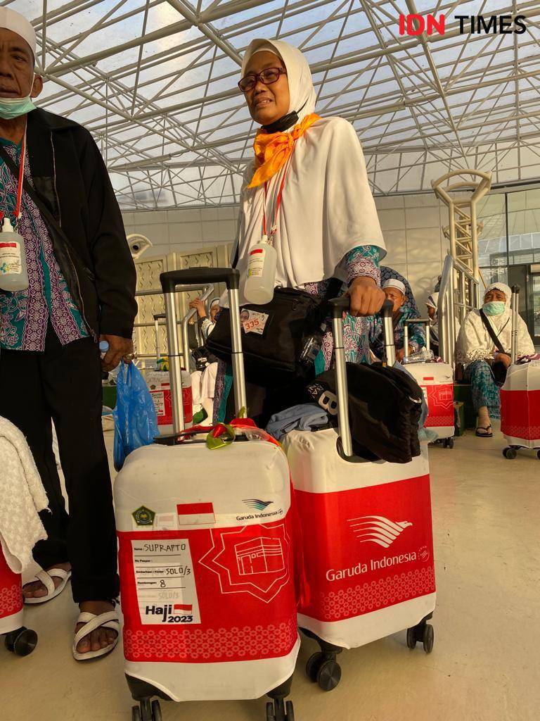 Jemaah haji Soejantini pulang hanya dengan koper sang suami (IDN Times/Sunariyah)