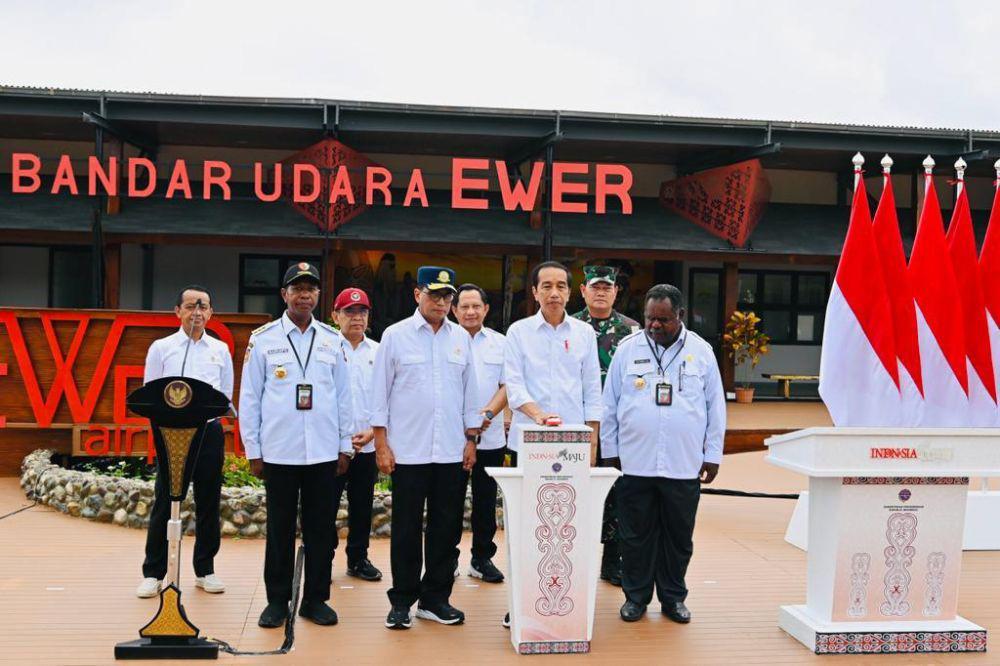 Resmikan Bandara Ewer, Jokowi Harap Ekonomi di Asmat Meningkat