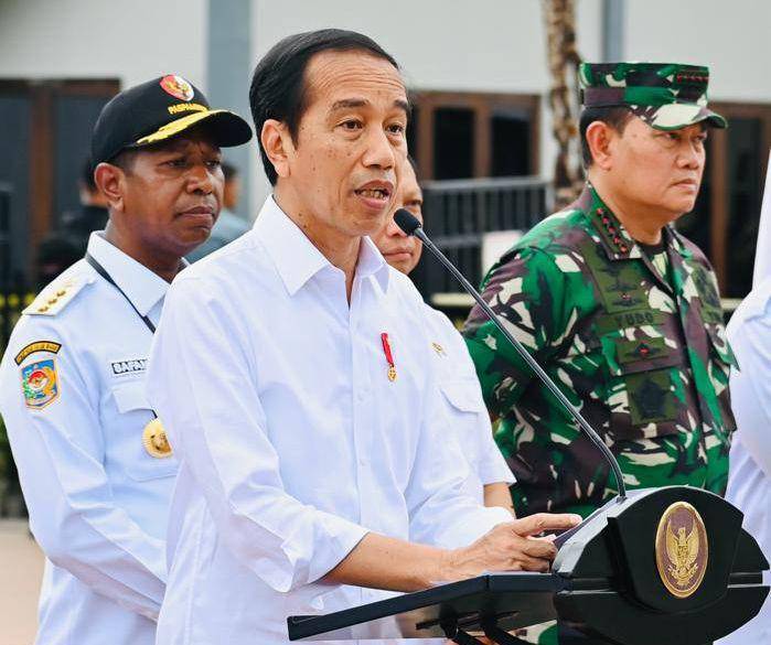 Presiden Joko Widodo meresmikan Bandar Udara Ewer, Distrik Agats, Kabupaten Asmat, Papua Selatan, Kamis (6/7/2023). (IDN Times/Istimewa)