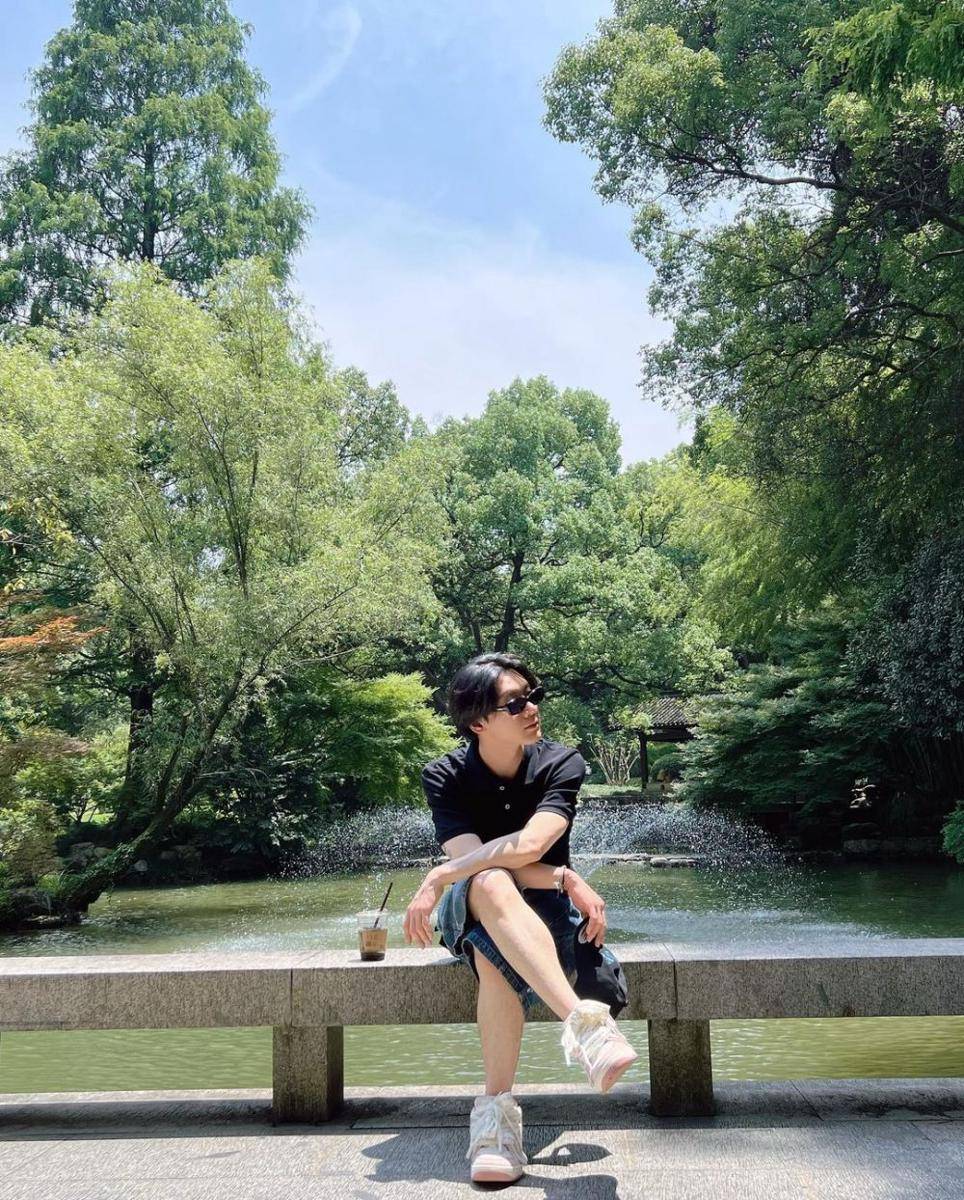 Ten NCT (instagram.com/tenlee_1001)
