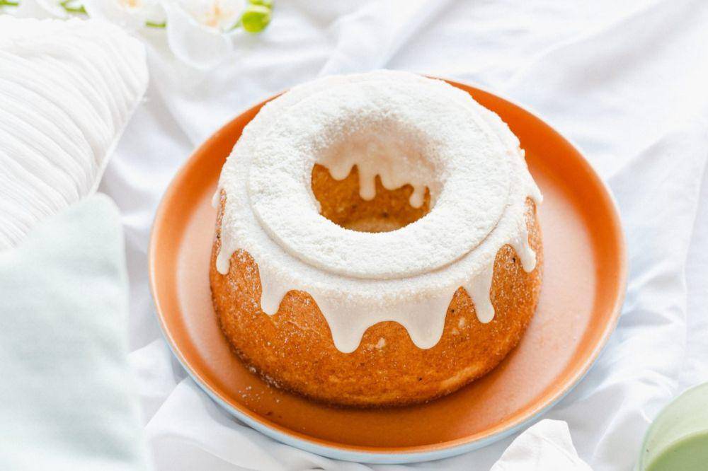 Kue bolu dengan krim (pexels.com/Marcelo Braga Luzzi)