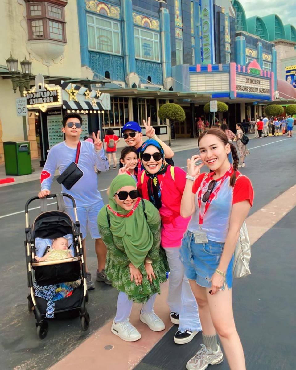 potret keluarga Ayu Ting Ting (instagram.com/ayutingting92)