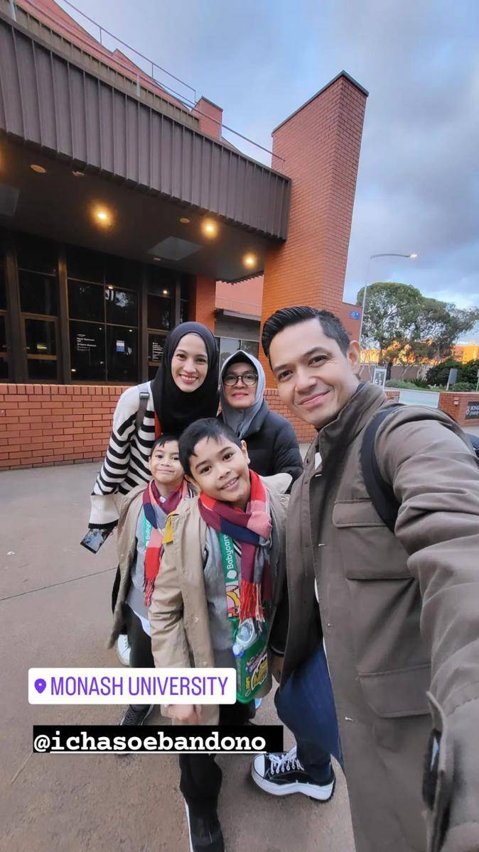 potret keluarga Dude Harlino (instagram.com/dude2harlino)