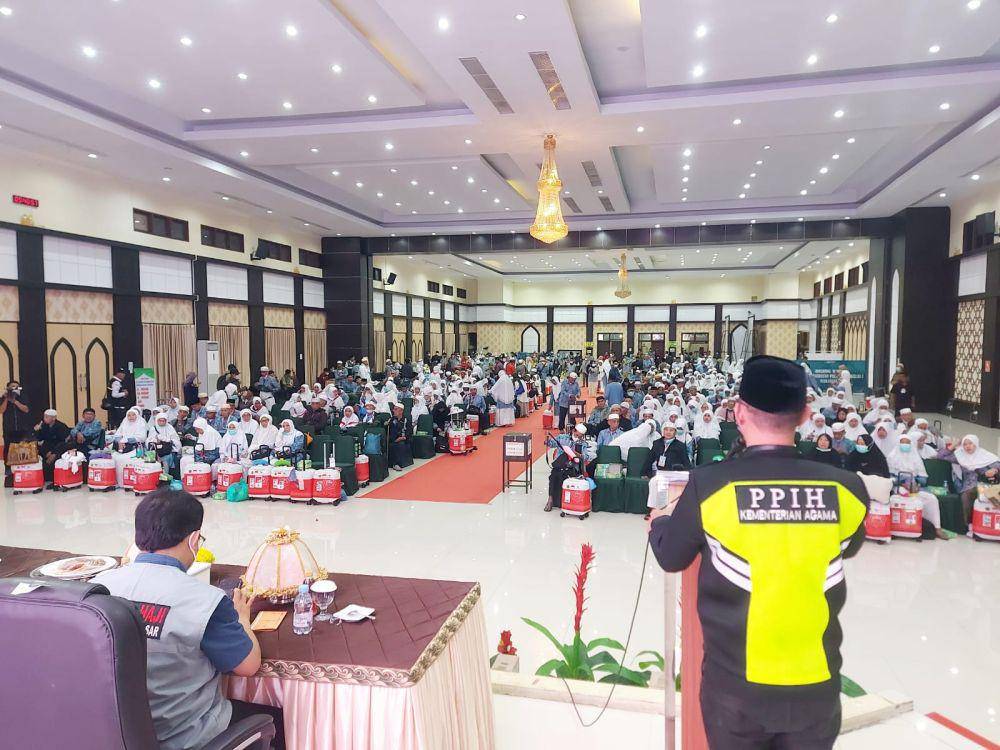Kloter 2 jemaah haji Embarkasi Makassar tiba dari Arab Saudi, Kamis dini hari (6/7/2023). (Dok. PPIH Embarkasi Makassar)