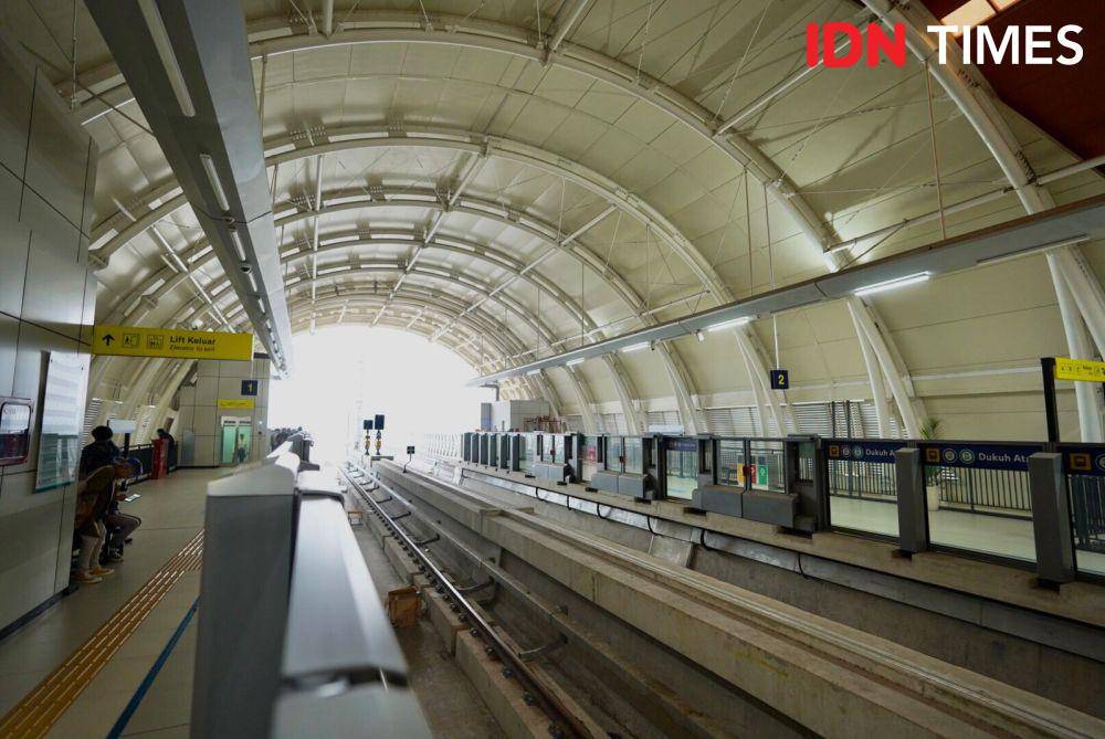 Stasiun Dukuh Atas LRT Jabodebek. (IDN Times/Reynaldy Wiranata)