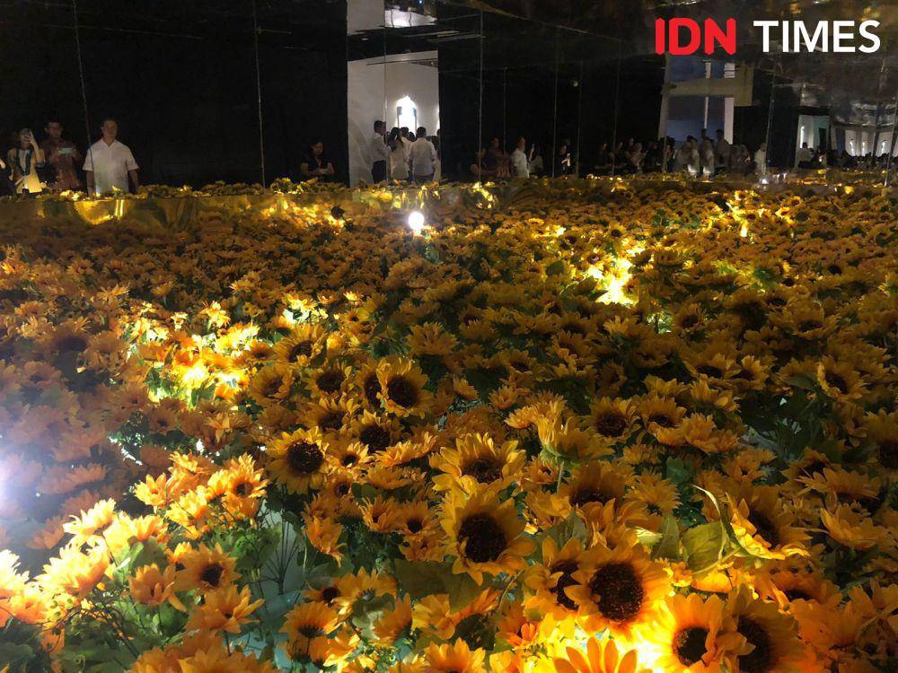 Grand opening Van Gogh Alive Indonesia di Mal Taman Anggrek, Jakarta pada Kamis (6/7/2023). (IDN Times/Nisa Zarawaki)