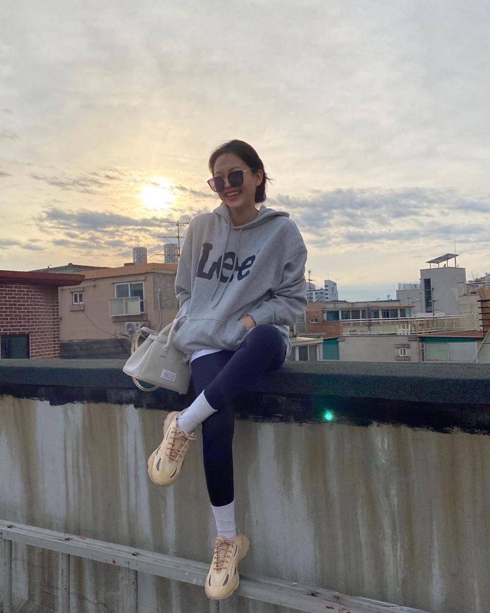 ide outfit buat hangout ala Yeri Red Velvet (instagram.com/yerimiese)