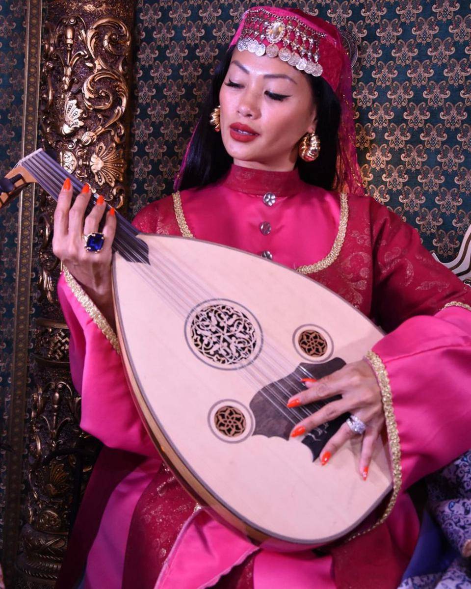 potret Indah Kalalo dan keluarga di Turki (instagram.com/indahkalalo)