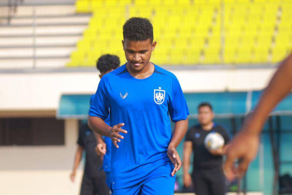 David Rumakiek saat bergabung di PSIS Semarang. (dok. PSIS)