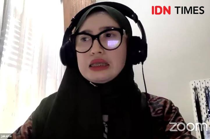 Pengacara publik LBH APIK Husna Lebby Amin dalam agenda Konferensi Pers "Suara Keadilan Untuk Siti Khotimah: Jaksa, Kepada Siapa Kalian Berpihak?”. (IDN Times/Lia Hutasoit)