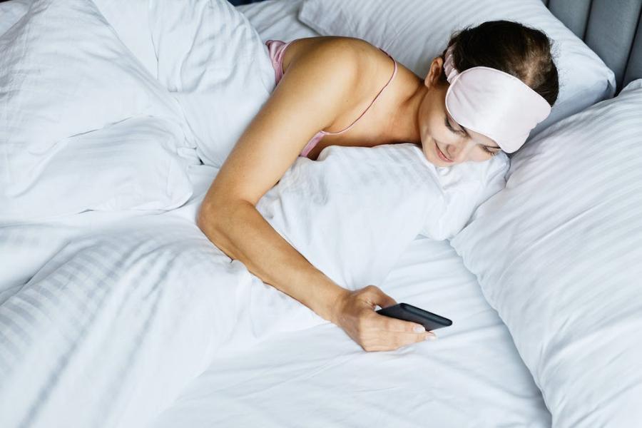 8 Cara Mengajak Gebetan Sleep Call Pertama Kali, Gak Canggung!