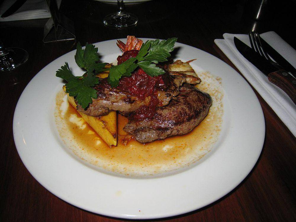 kangaroo steak (wikimedia.org)