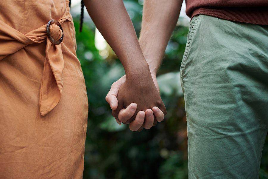 Ilustrasi dua orang sedang jatuh cinta (pexels.com/fauxels)