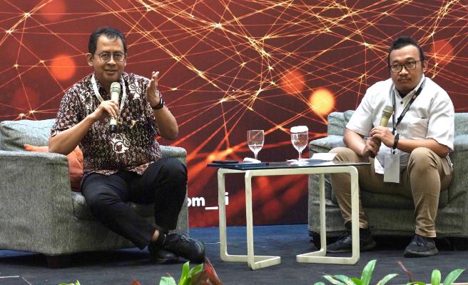 Koordinator Pelayanan Hukum dan Lembaga Manajemen Kolektif, Direktorat Jenderal Kekayaan Intelektual (DJKI) Kementerian Hukum dan HAM Agung Damarsasongko (kiri) dalam agenda Workshop Informasi dan Komunikasi Camp BPOM (dok.DJKI)