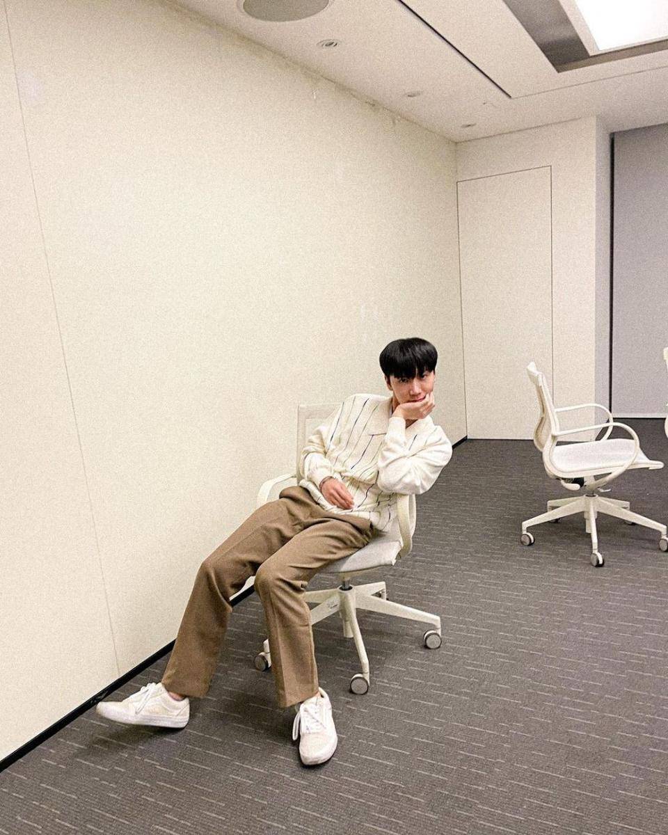 Ten NCT (instagram.com/tenlee_1001)