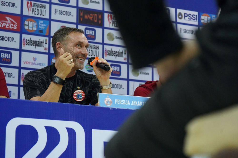 Pelatih Persija Jakarta, Thomas Doll, saat konferensi pers jelang duel kontra Persikabo 1973 (Dokumentasi Persija Jakarta)